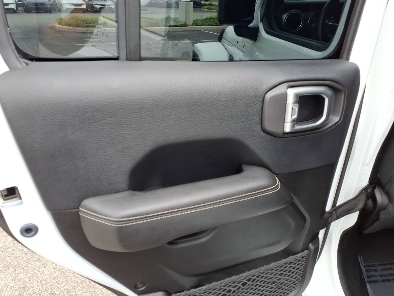 Used 2019 Jeep Wrangler Unlimited Sahara w/ Uconnect 4C Nav & Sound Group AWD/4WD image 7