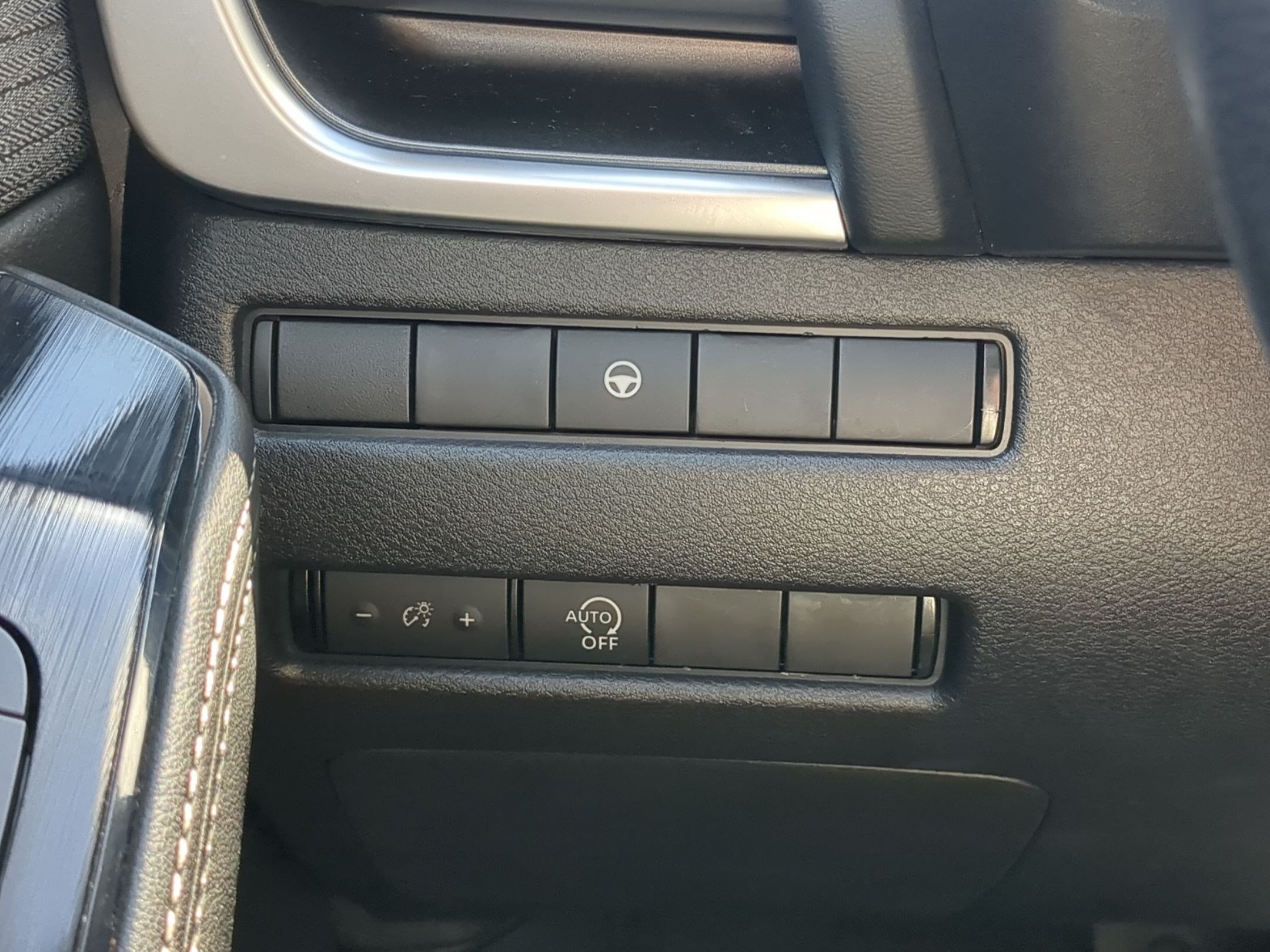 Used 2023 Nissan Rogue SV AWD/4WD image 24