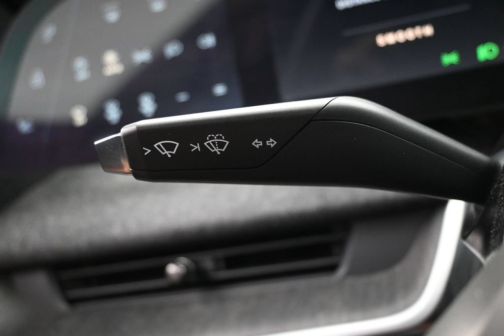 Used 2024 Lucid Air Pure RWD image 29