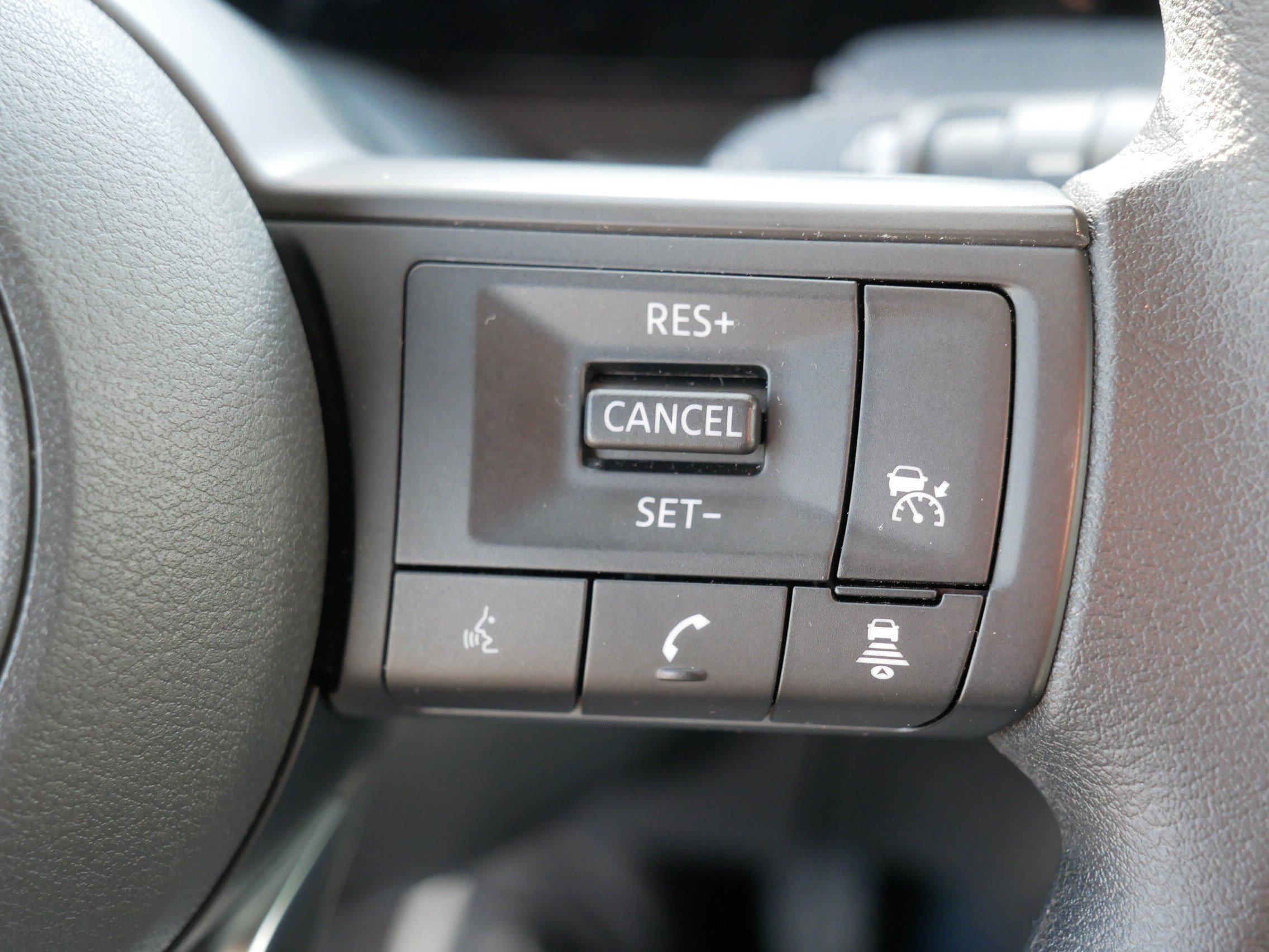 Certified 2025 Nissan Kicks SV image 29