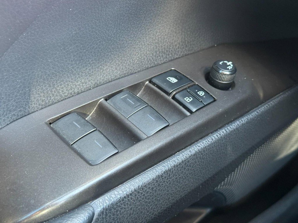 Used 2021 Toyota Camry SE image 21