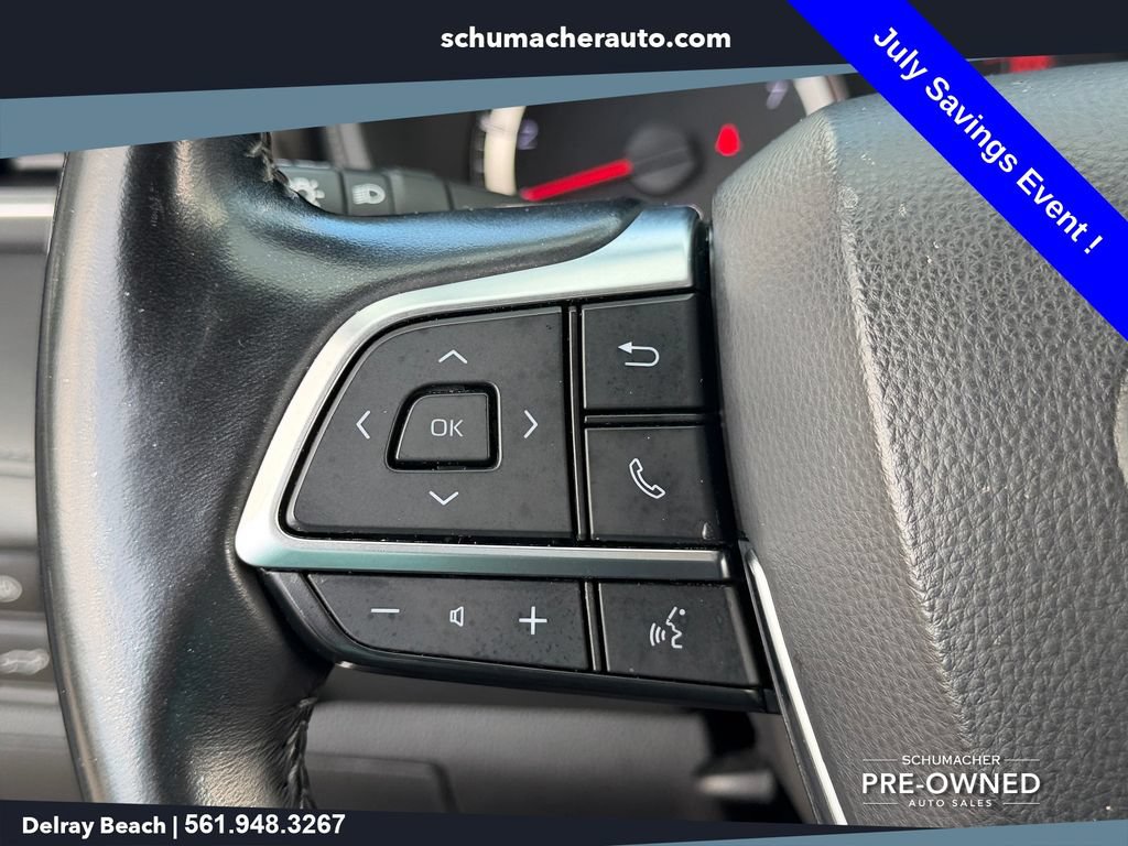 Used 2021 Toyota Highlander LE FWD image 24
