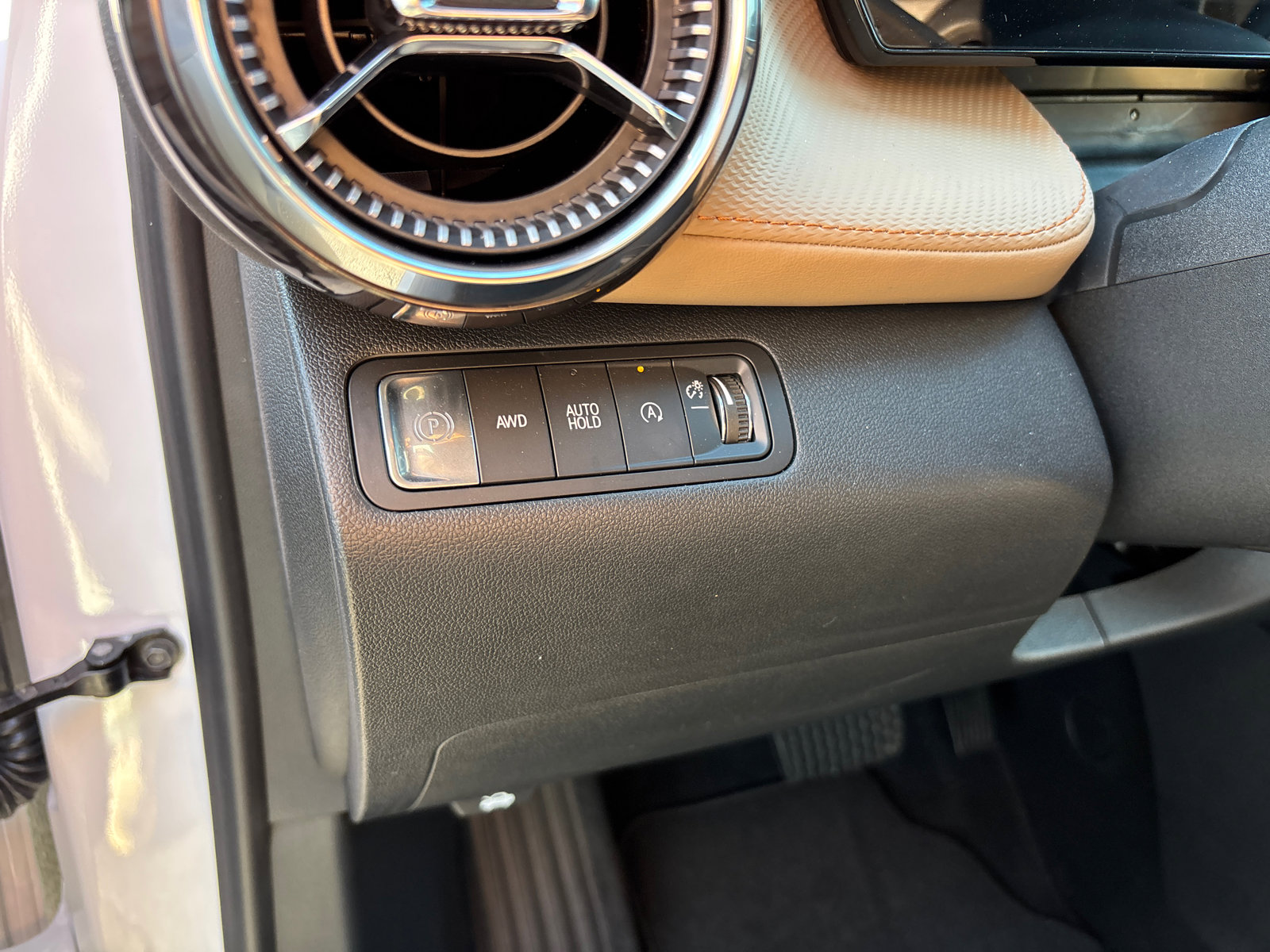 Used 2026 Chevrolet Equinox ACTIV w/ Safety and Technology Package AWD/4WD image 14