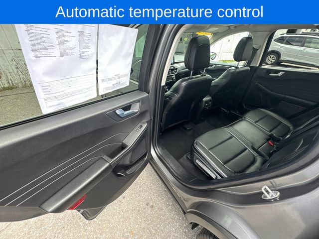 Used 2022 Ford Escape Titanium w/ Class II Trailer Tow Package AWD/4WD image 21