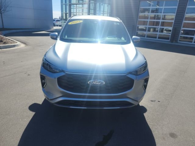 Used 2023 Ford Escape ST-Line Elite w/ Premium Technology Package image 2