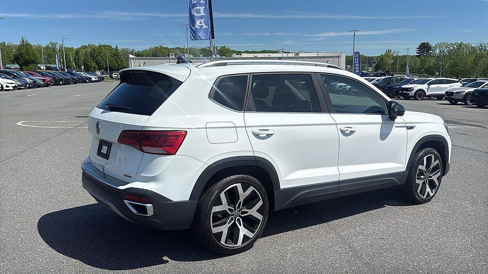 Used 2023 Volkswagen Taos SEL AWD/4WD image 5