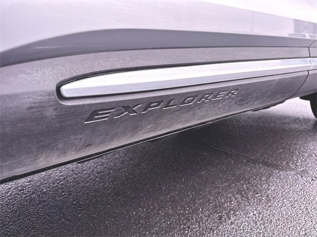 Used 2020 Ford Explorer XLT w/ Equipment Group 202A image 29