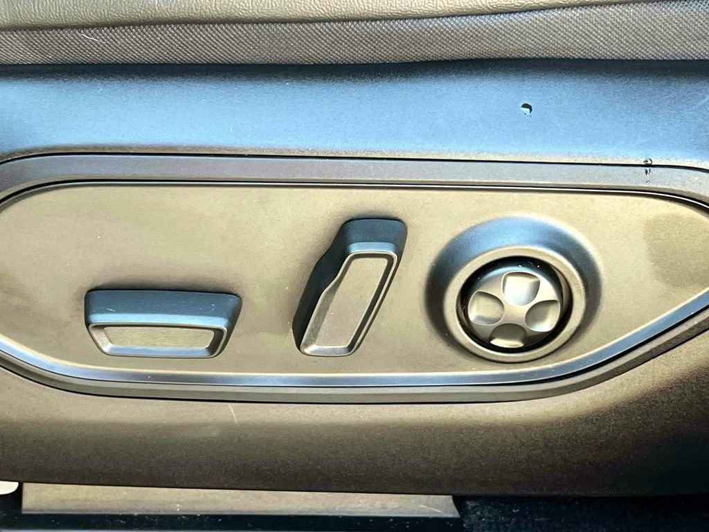 Used 2023 Jeep Grand Cherokee 4WD 4xe image 18