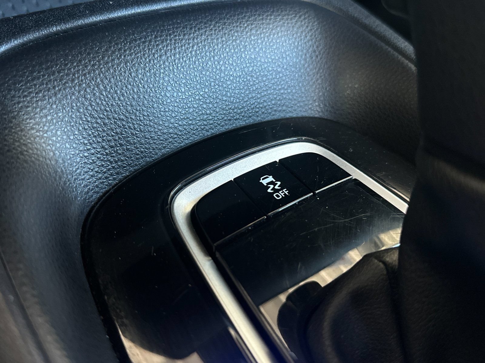 Used 2025 Toyota Corolla LE FWD image 25