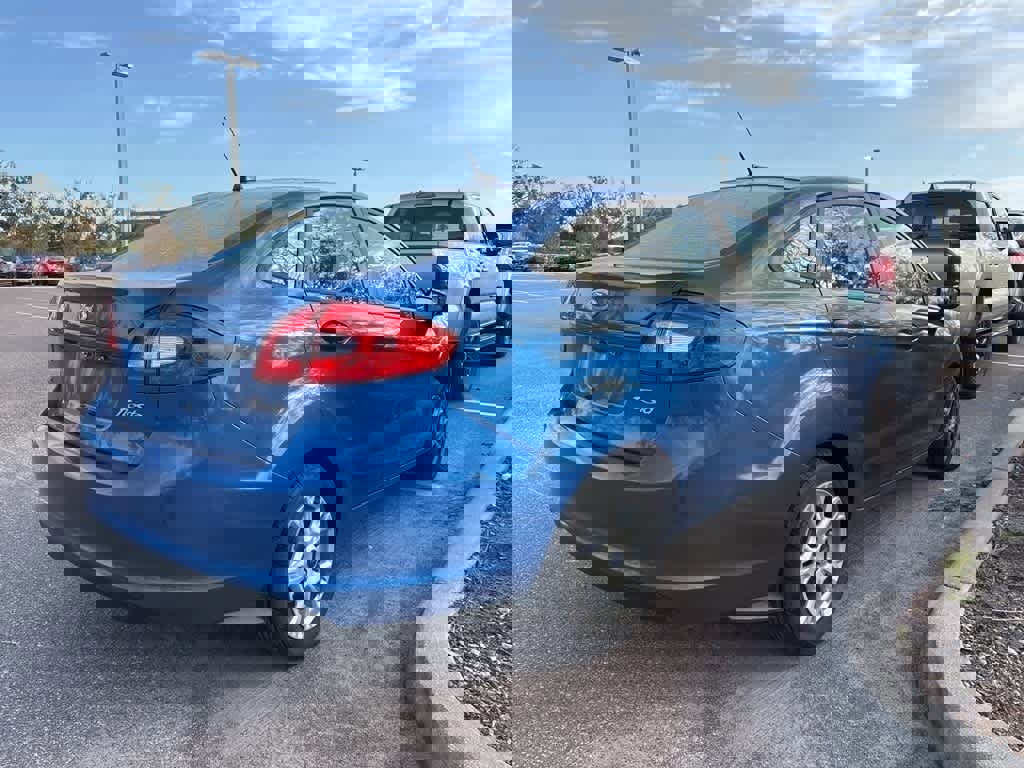 Used 2011 Ford Fiesta SE w/ 201A Rapid Spec Order Code image 3