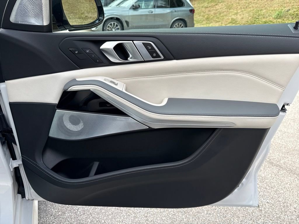 New 2026 BMW ALPINA XB7 ALPINA XB7 image 28