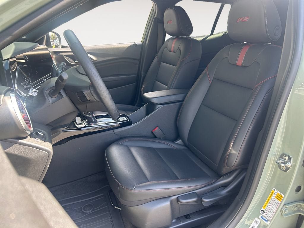 Used 2024 Chevrolet Trax RS w/ Sunroof Package FWD image 6