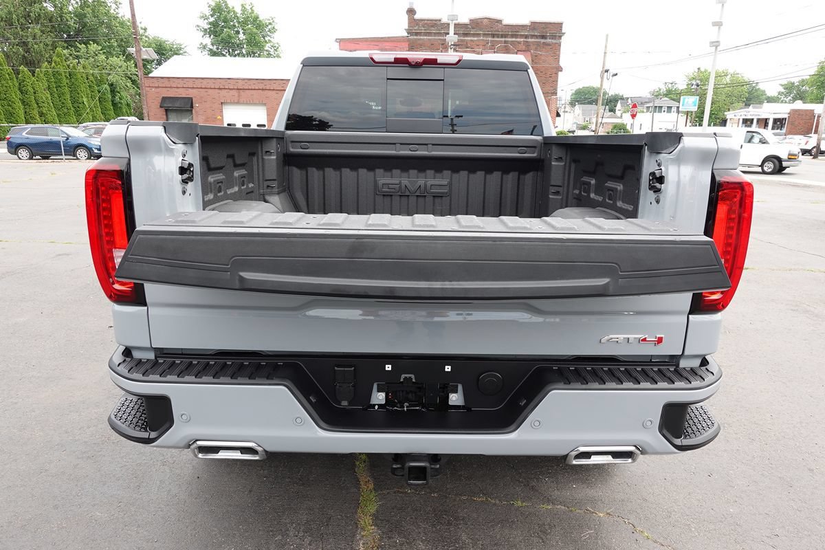 Used 2025 GMC Sierra 1500 AT4 w/ Technology Package AWD/4WD image 31