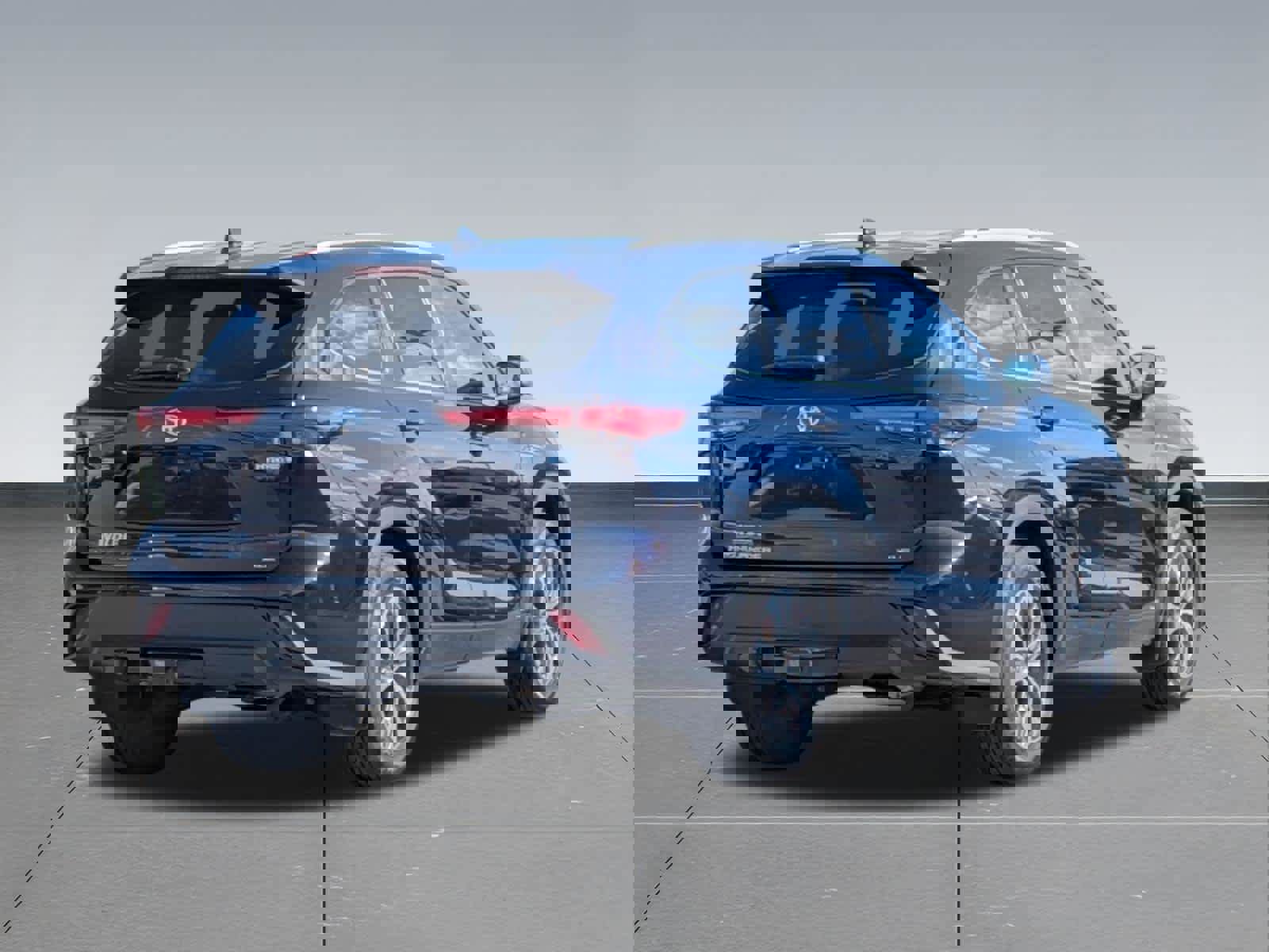 Used 2023 Toyota Highlander XLE AWD/4WD image 5