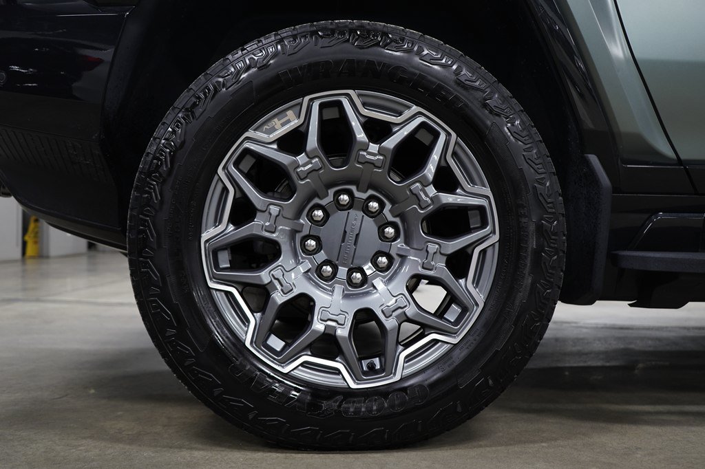 Used 2024 GMC Hummer EV 3X AWD/4WD image 40