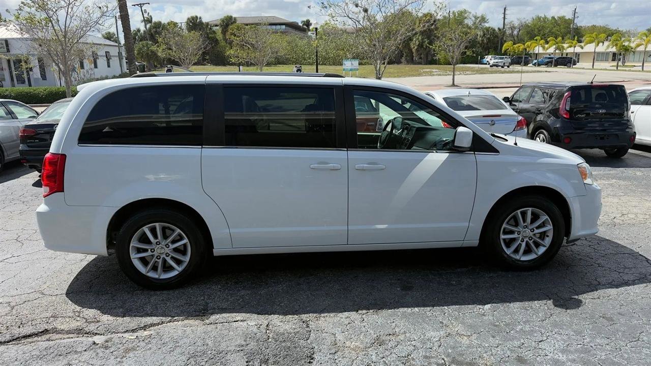 Used 2019 Dodge Grand Caravan SXT FWD image 6