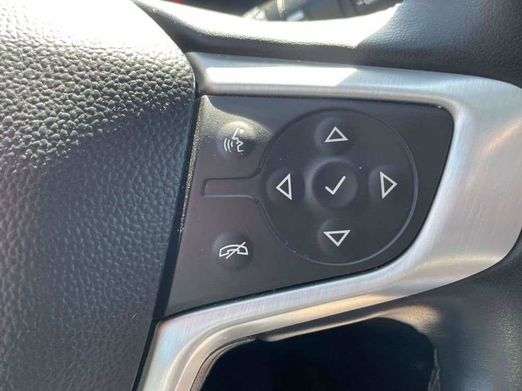 Used 2024 GMC Terrain SLT image 21