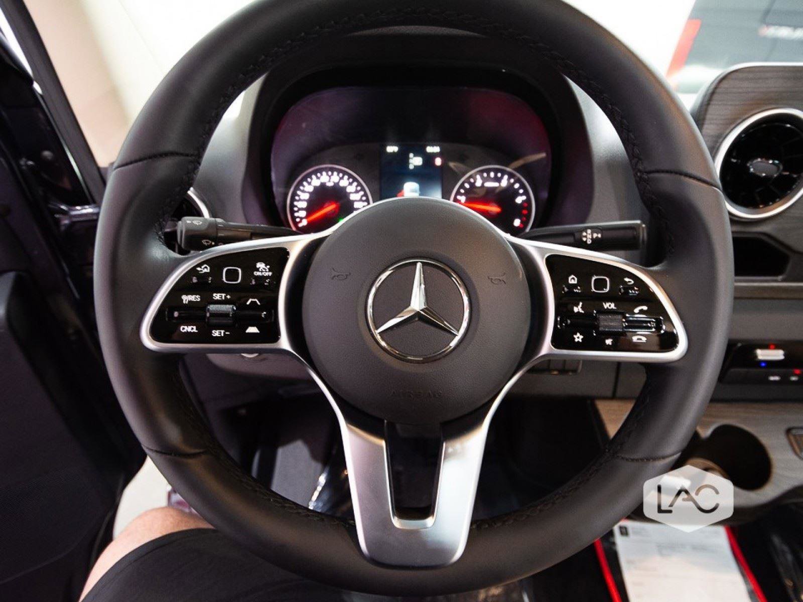 Used 2024 Mercedes-Benz Sprinter 3500 image 31