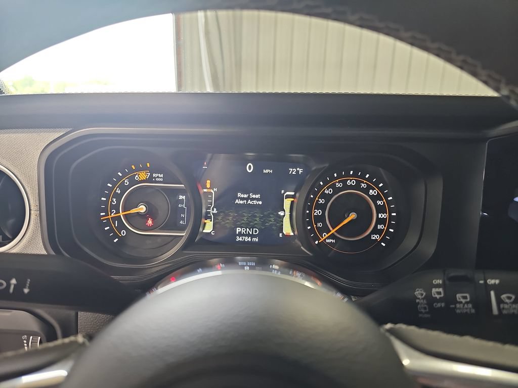 Used 2025 Jeep Wrangler Unlimited Sahara AWD/4WD image 18