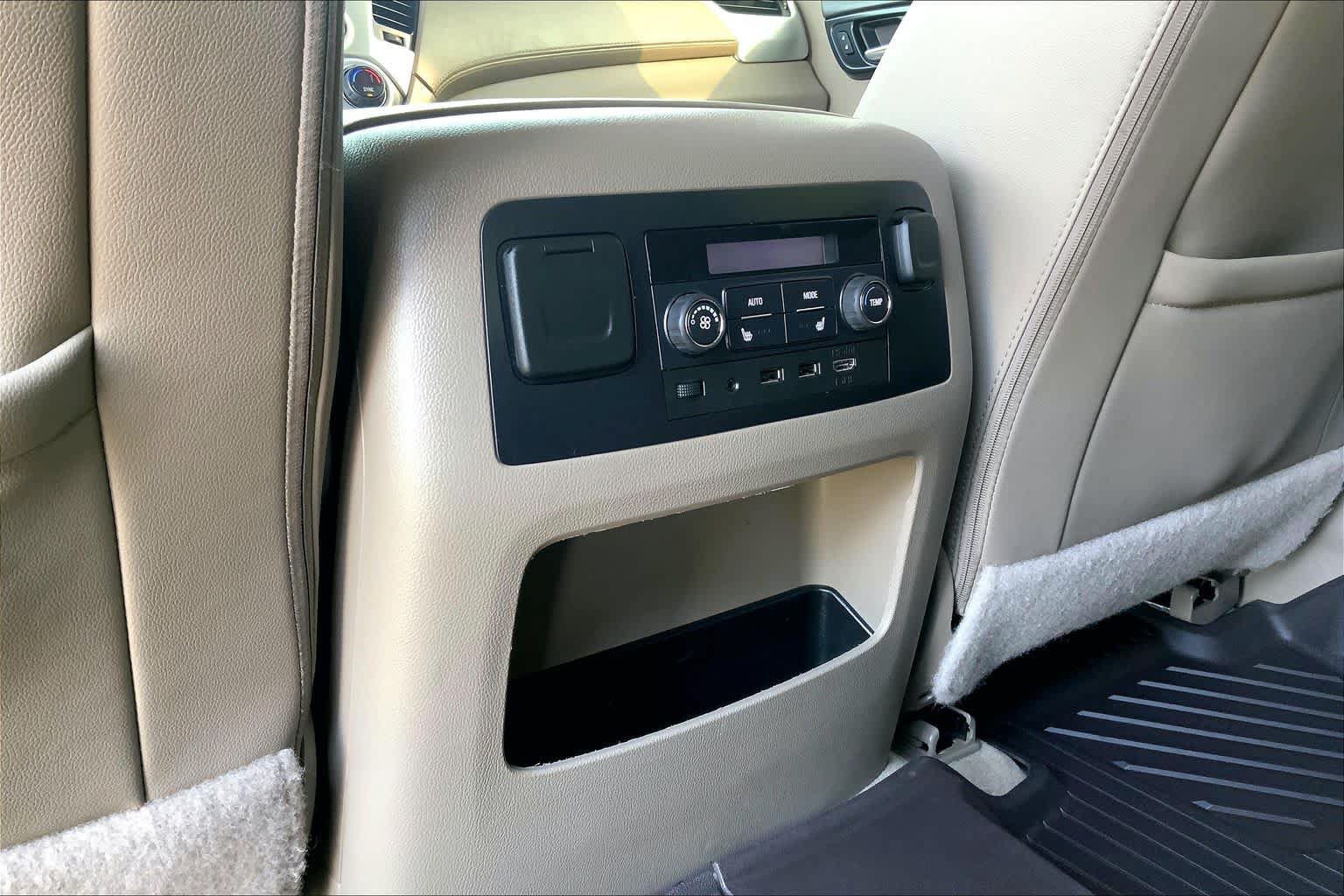 Used 2018 GMC Yukon SLT w/ Premium Edition RWD image 36