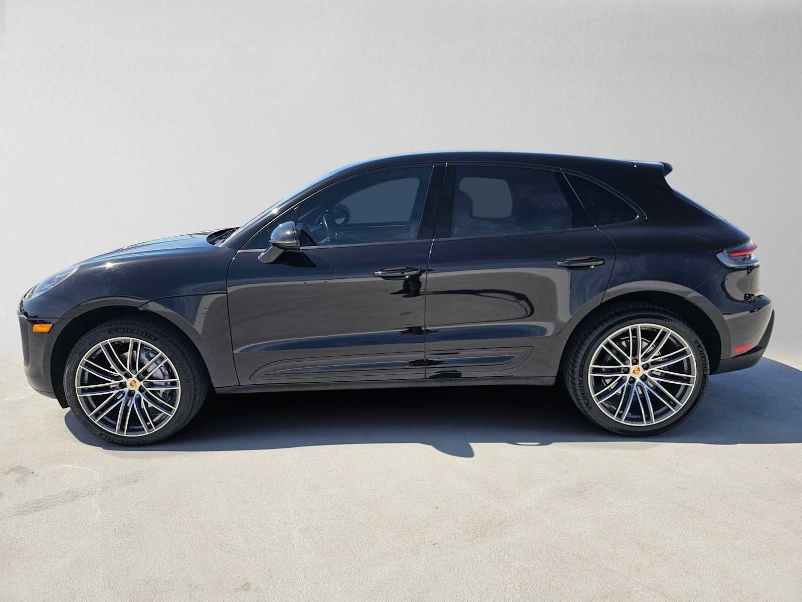 Used 2023 Porsche Macan AWD/4WD image 6