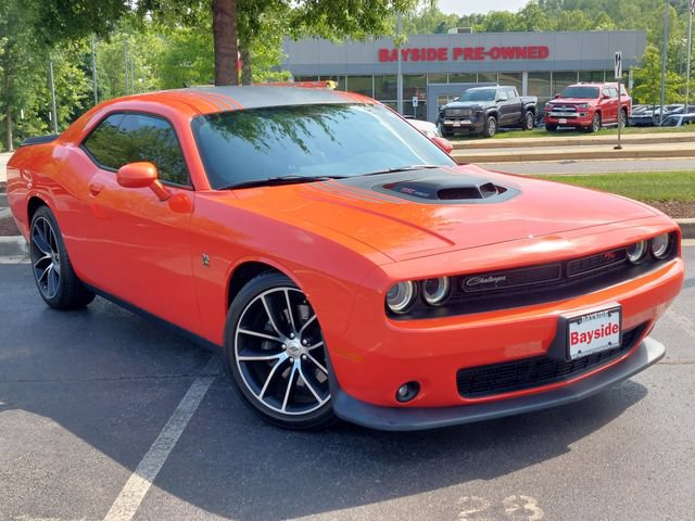 Used 2017 Dodge Challenger R/T Scat Pack RWD image 2