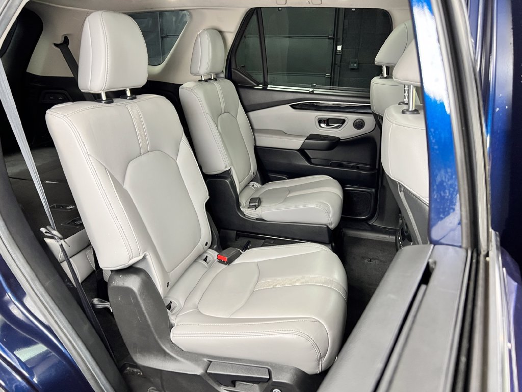 Used 2025 Honda Pilot Touring image 18