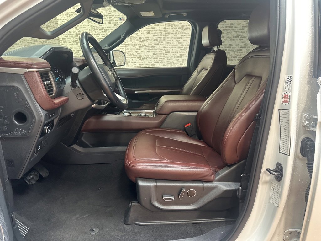 Used 2024 Ford Expedition Limited image 27