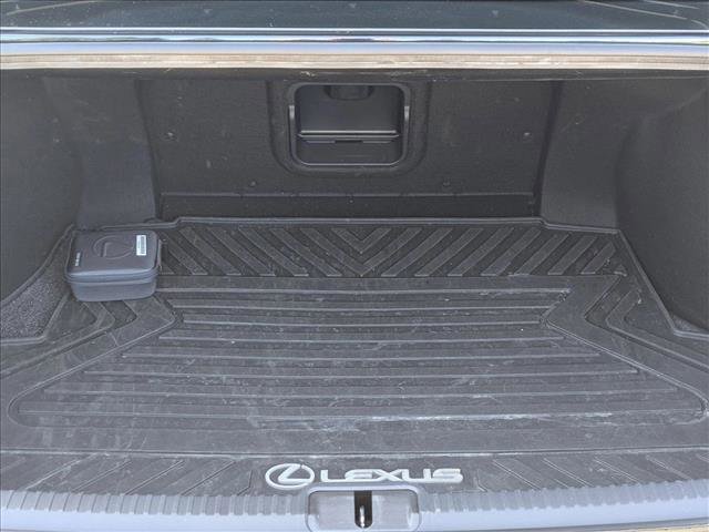 Used 2024 Lexus ES 300h w/ Premium Package image 6