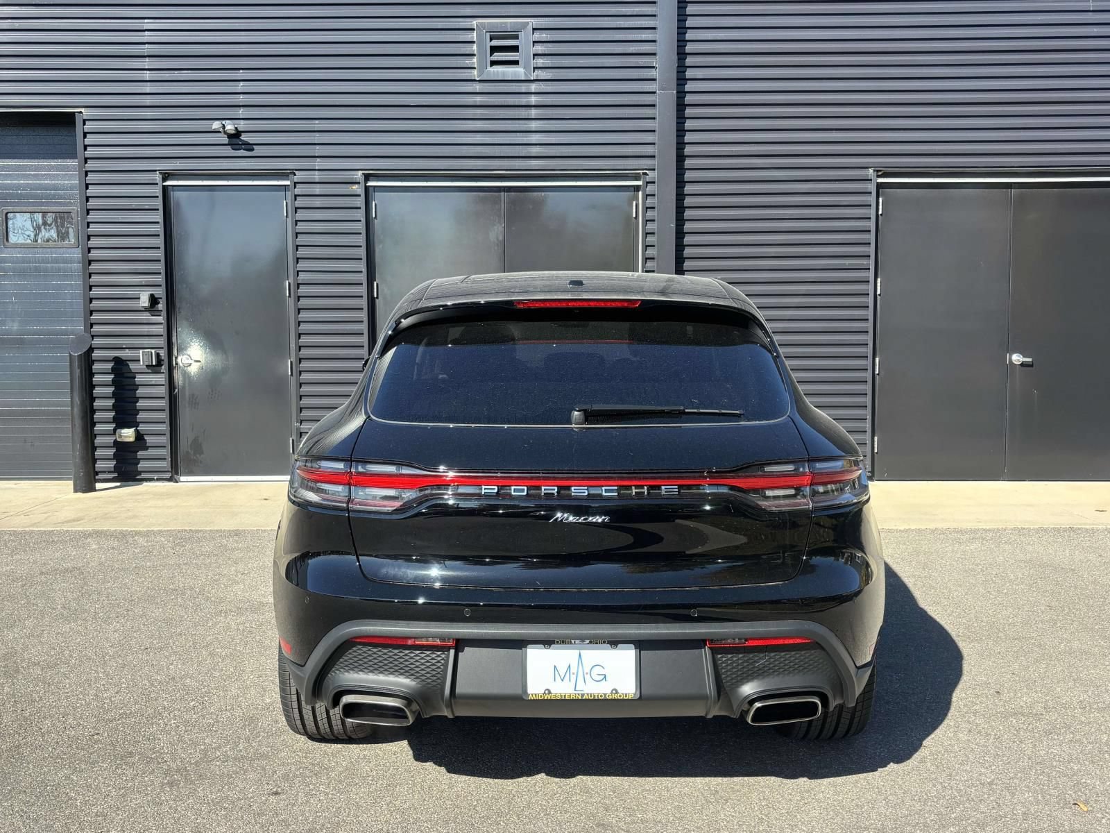 Used 2026 Porsche Macan AWD/4WD image 9