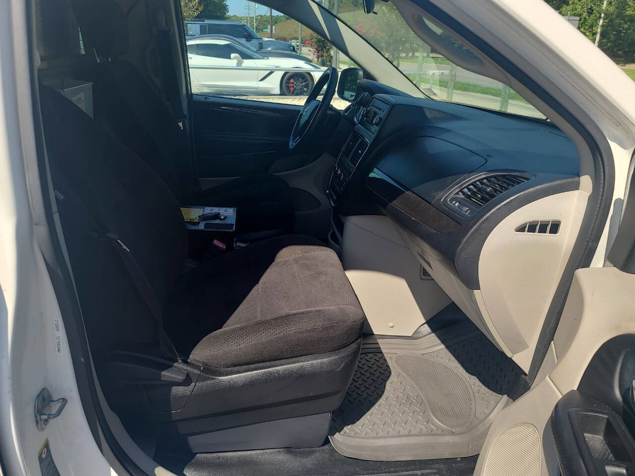 Used 2013 RAM C/V Tradesman image 26