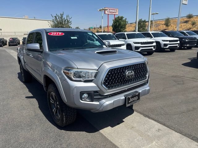 Used 2019 Toyota Tacoma TRD Sport w/ Technology Package RWD image 8