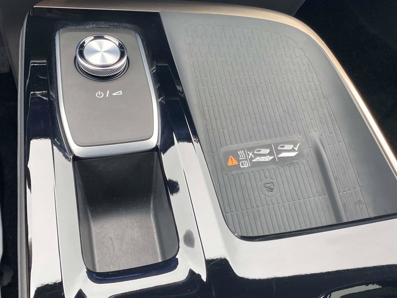 Used 2025 Buick Enclave Avenir w/ Super Cruise Package FWD image 30