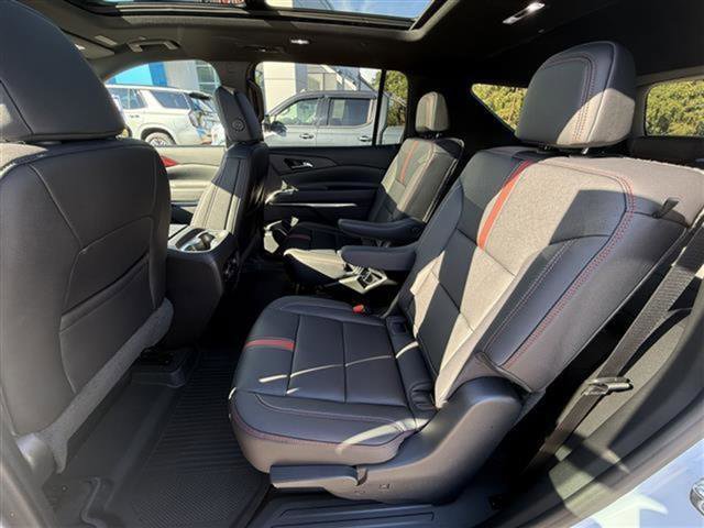 New 2026 Chevrolet Traverse RS w/ LPO, Floor Liner Package image 26