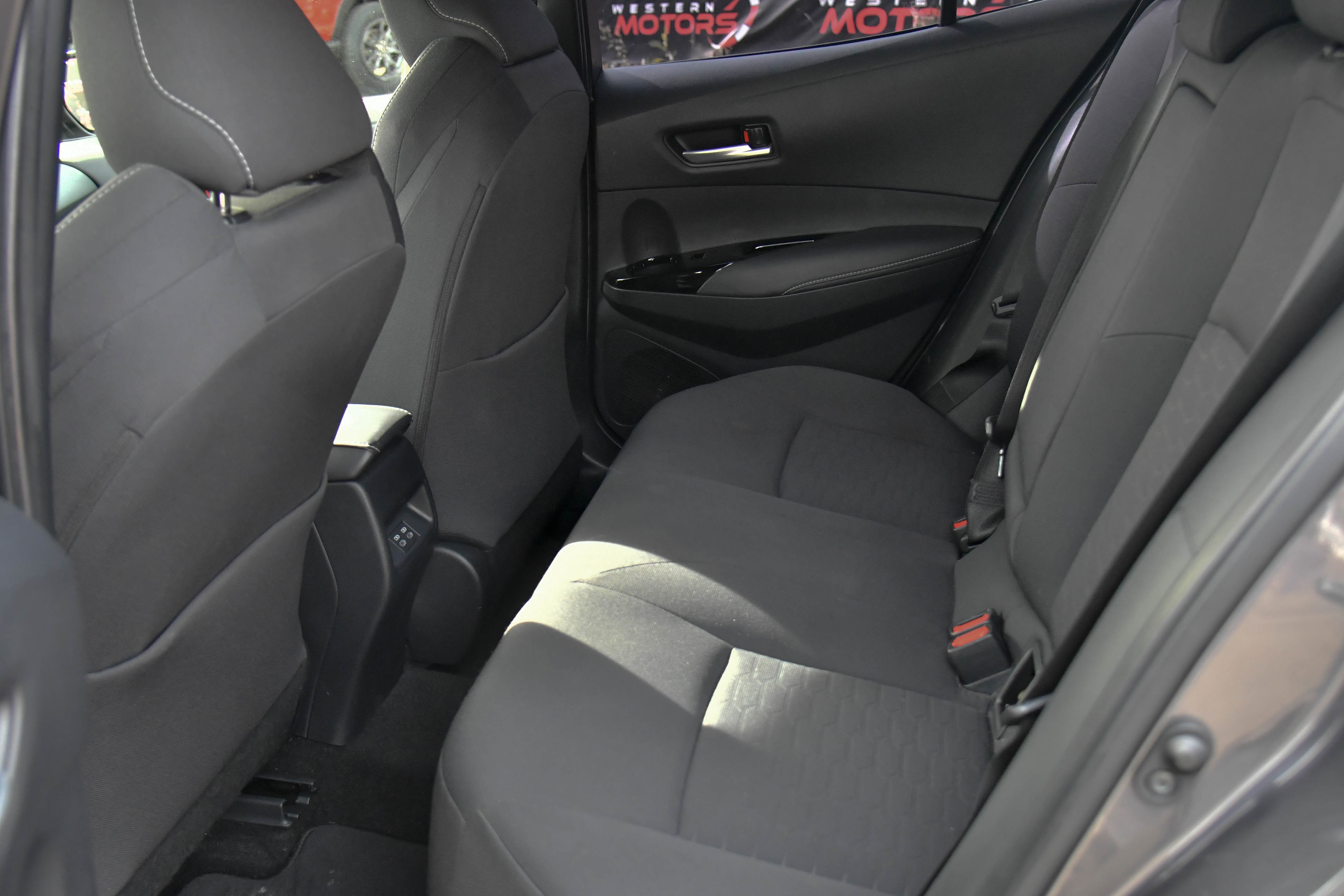 Used 2024 Toyota Corolla SE w/ SE Package image 37