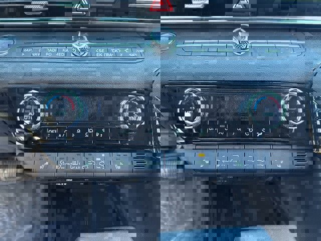 Certified 2023 Hyundai Elantra Limited w/ Preferred Accessory Package image 26