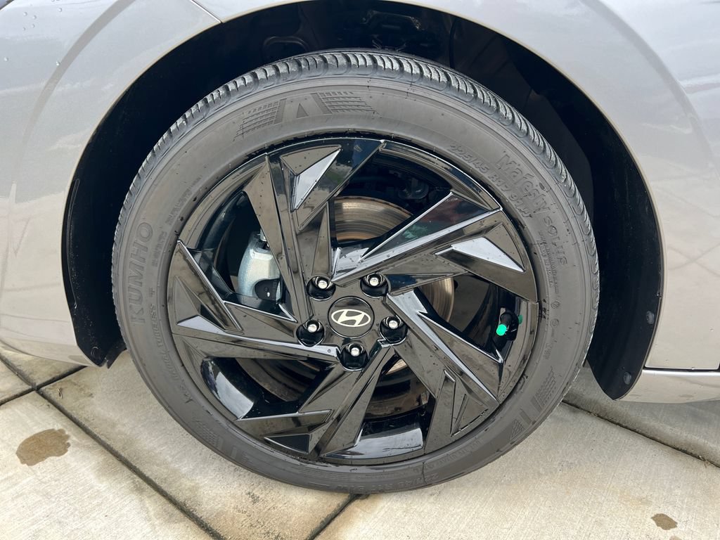 Certified 2026 Hyundai Elantra Sport FWD image 23