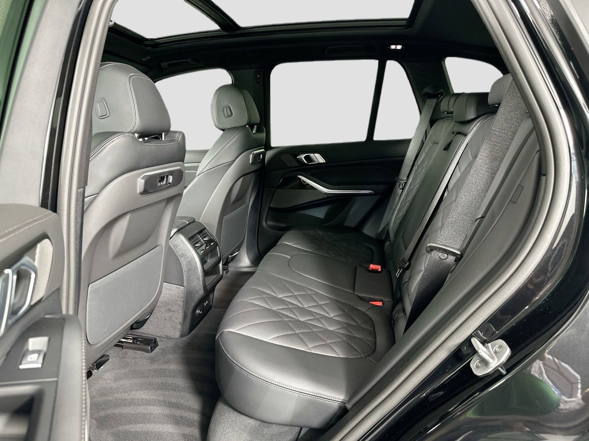 Certified 2026 BMW X5 sDrive40i w/ Premium Package image 16