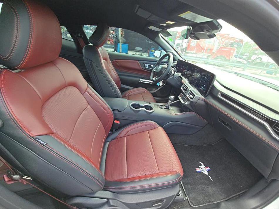 Used 2025 Ford Mustang GT Premium RWD image 9