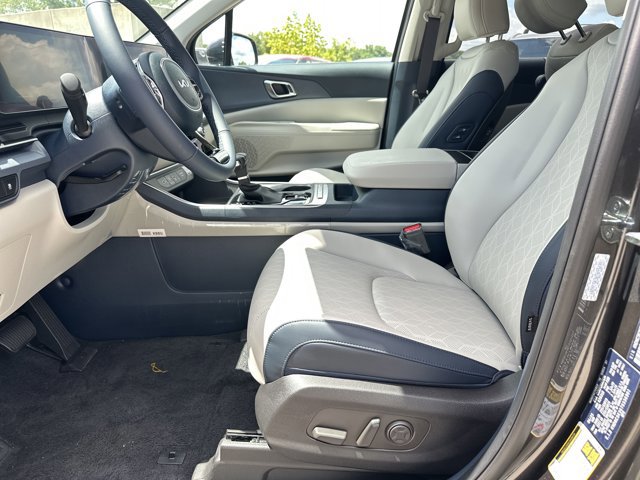 New 2026 Kia Carnival EX image 11