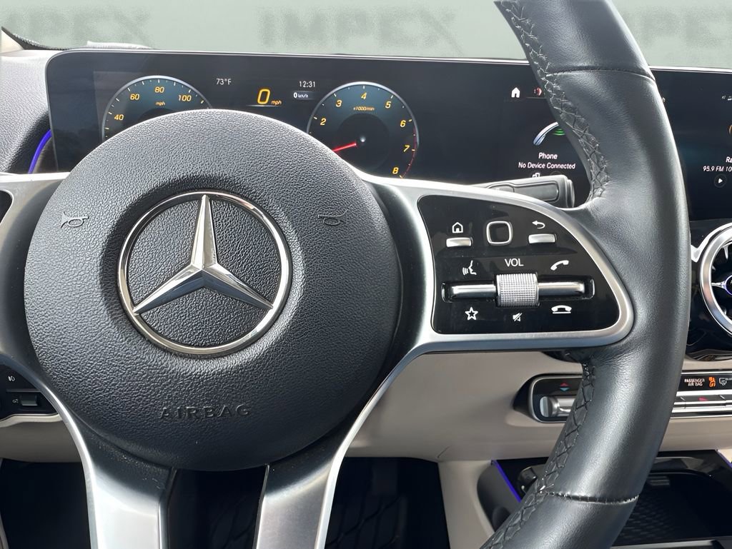 Used 2022 Mercedes-Benz GLB 250 4MATIC w/ Premium Package Lite image 16