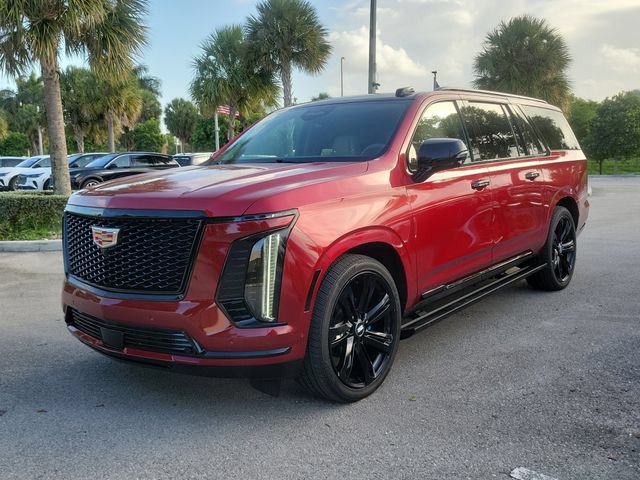 Used 2025 Cadillac Escalade ESV Sport Platinum AWD/4WD image 2