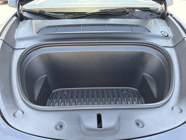 Used 2025 Tesla Model Y Performance image 28