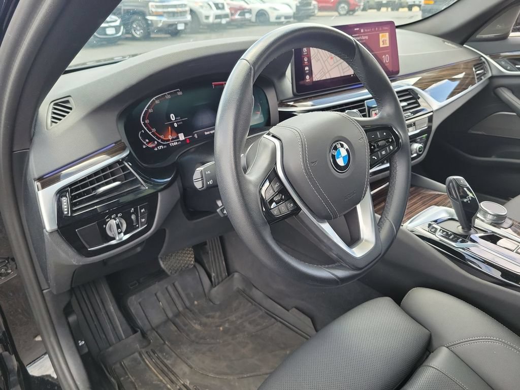 Used 2023 BMW 530i w/ Premium Package RWD image 10