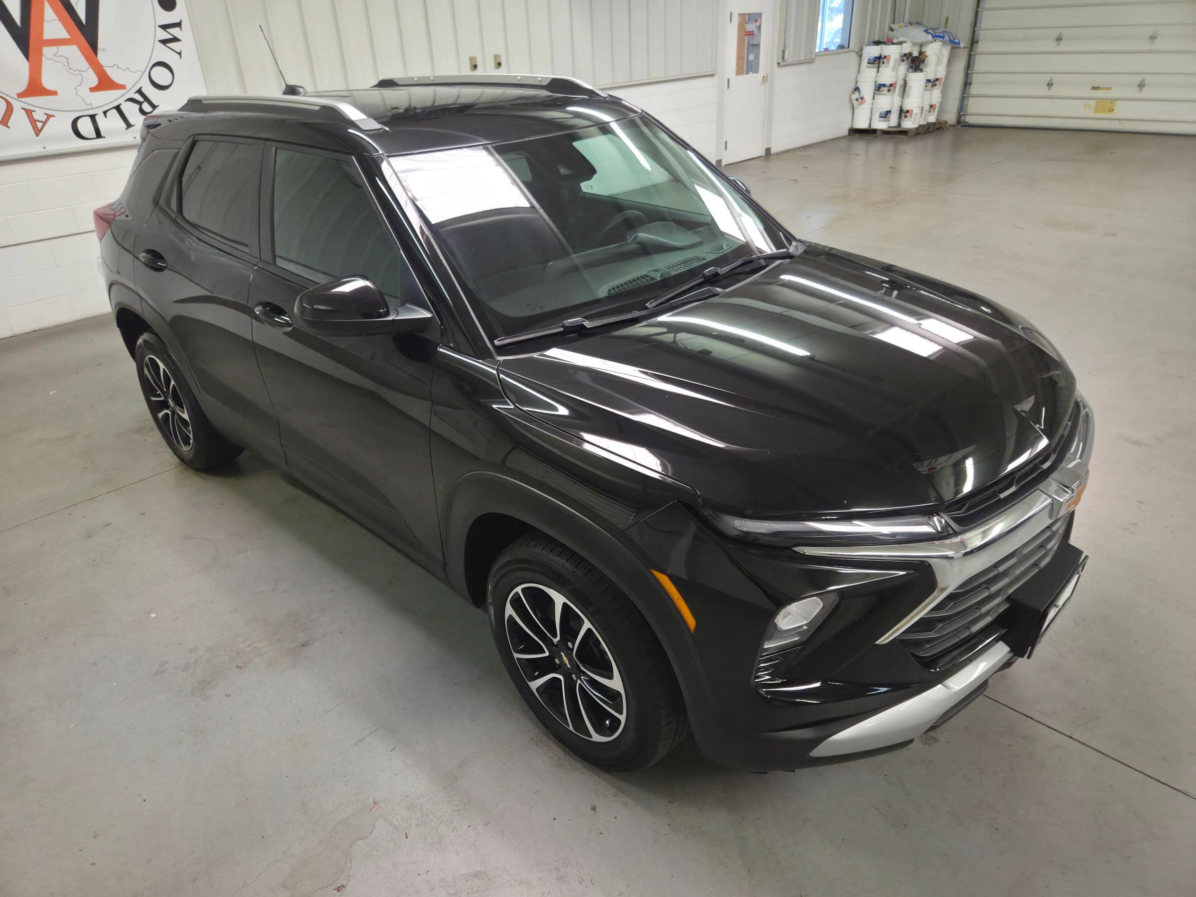 Used 2025 Chevrolet TrailBlazer LT AWD/4WD image 11