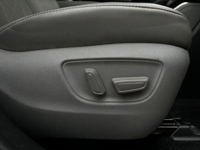Used 2021 Toyota Highlander Platinum AWD/4WD image 34