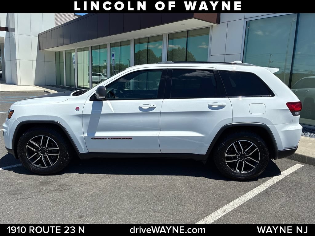 Used 2021 Jeep Grand Cherokee Trailhawk w/ Trailhawk Luxury Group AWD/4WD image 2