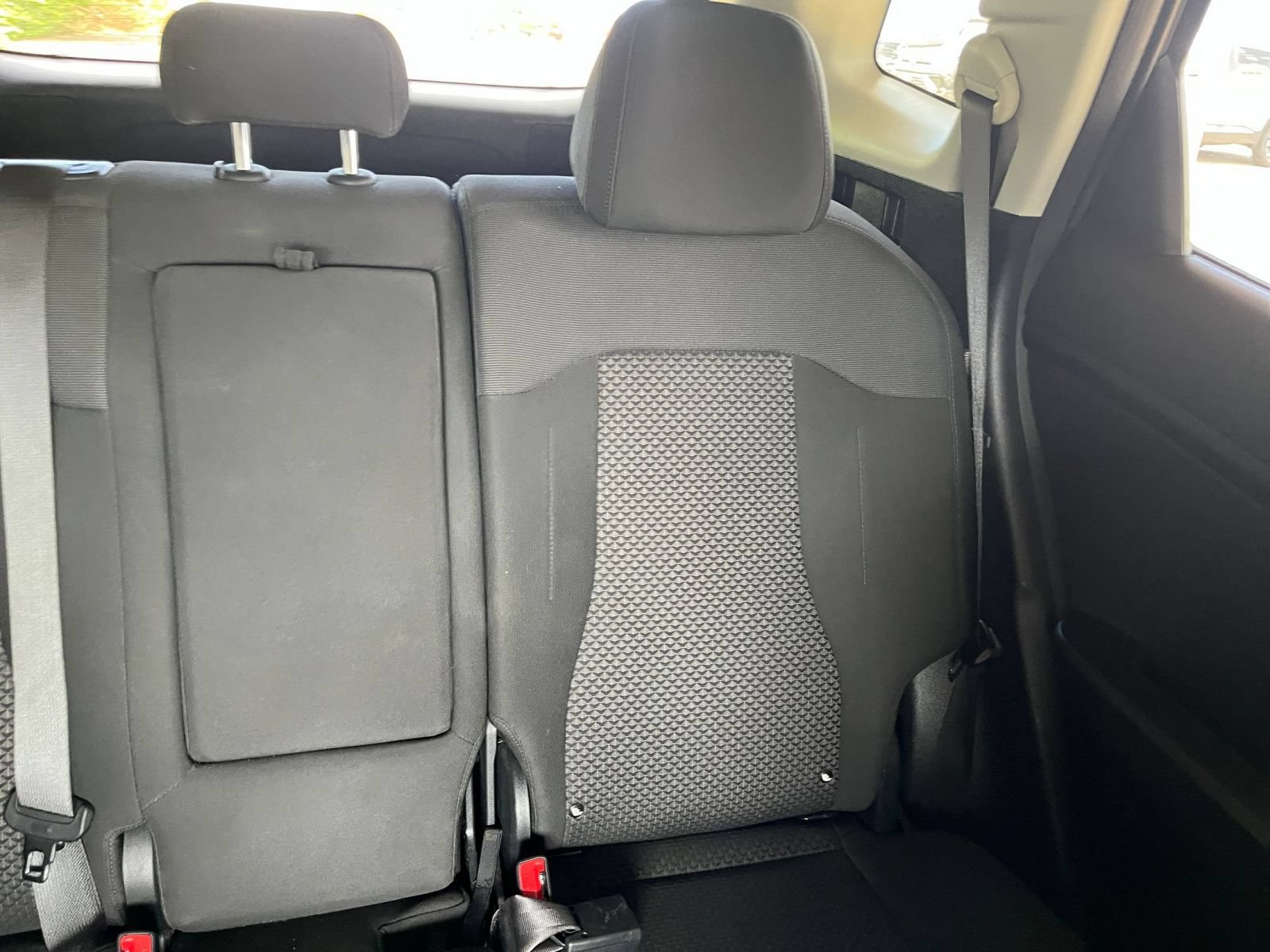 Used 2025 Kia Sportage LX FWD image 34