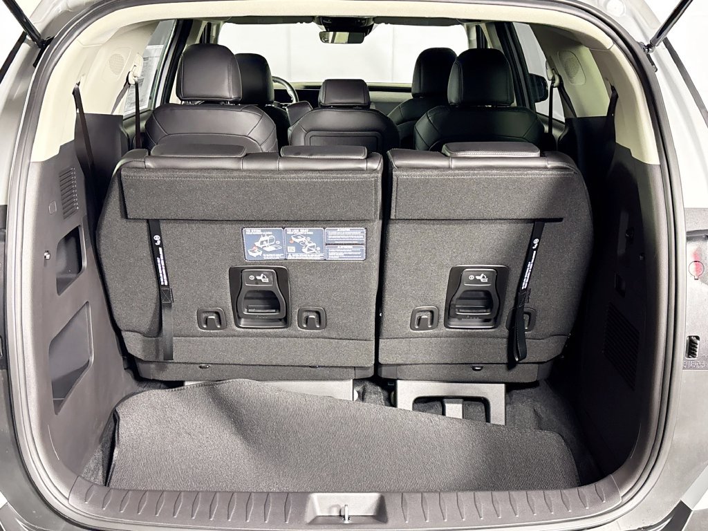 New 2027 Kia Carnival FWD image 20