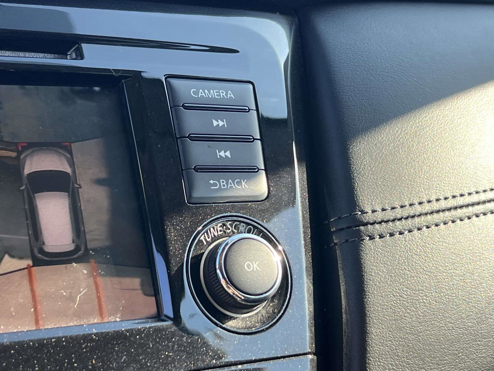 Used 2020 Nissan Rogue SL w/ Premium Package image 31